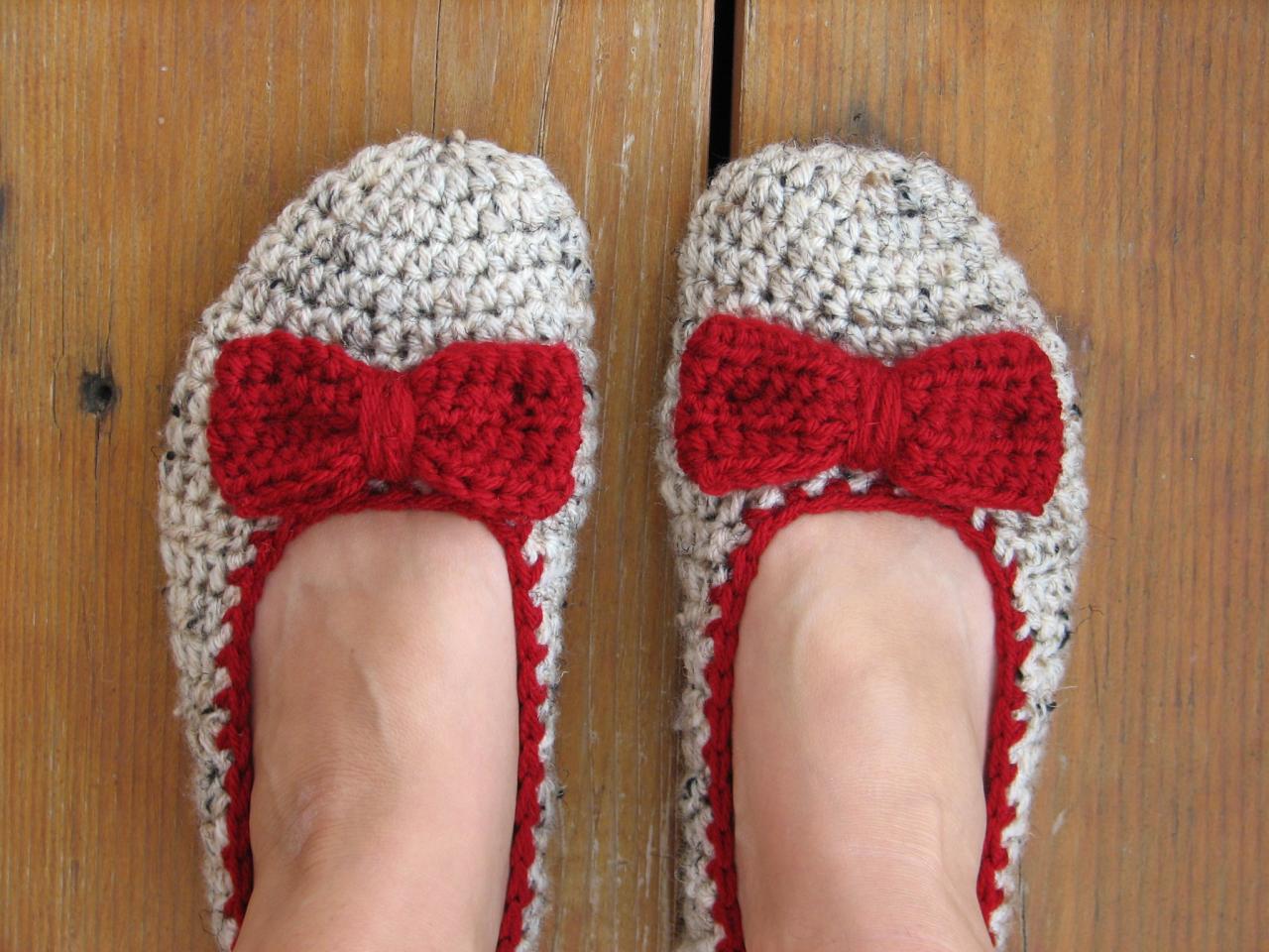 Crochet Women Slippers - Oatmeal With Red Bow, Accessories, Adult Crochet Slippers, Home Shoes, Crochet Women Slippers